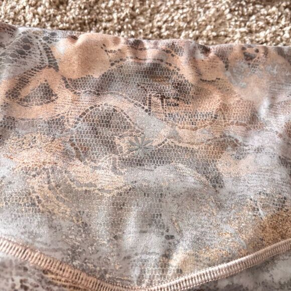 Athleta Elation Ultra High Rise Gilded Tight Cream Gray Subtle Metallic Gold S - Picture 5 of 6